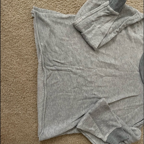 AMERICAN EAGLE CROPPED LONG SLEEVE! - Picture 3 of 3